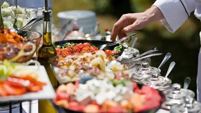 cateringmat som väljs bland menyer hos Göteborgs Restaurangskola